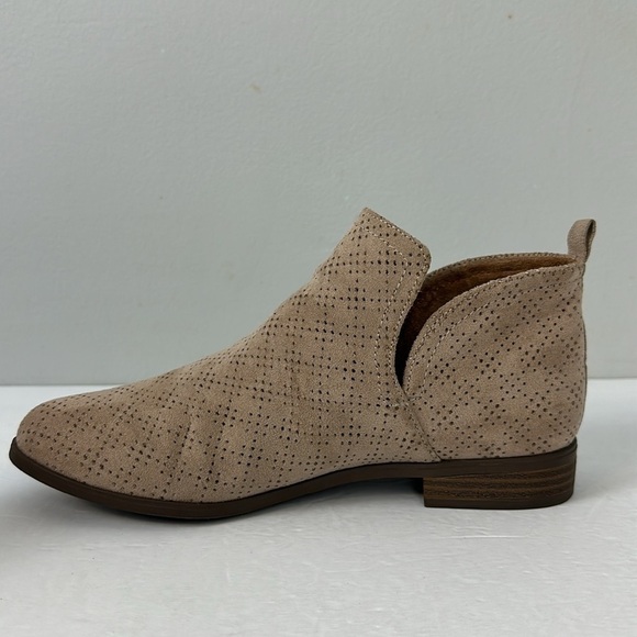 Sofft Gayle Perforated Booties in Aubergine Sz 7 - Picture 7 of 14